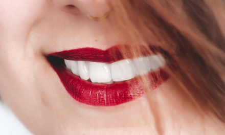 How does Teeth Whitening Work?